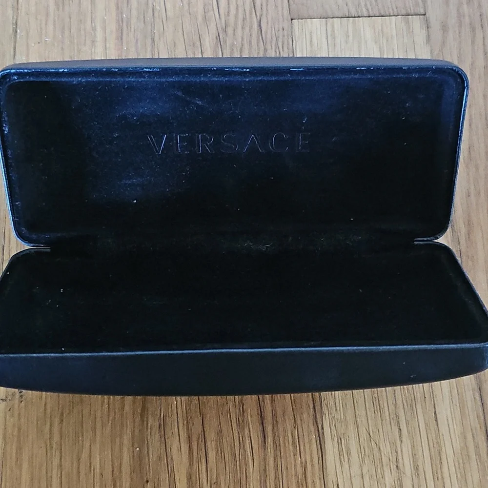 Versace Black Eyeglass Sunglasses Hard Clamshell Case Gold Tone Lettering - Picture 3 of 8